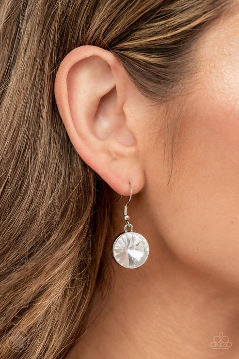 Paparazzi ♥ Spotlight Stunner - White ♥ Necklace