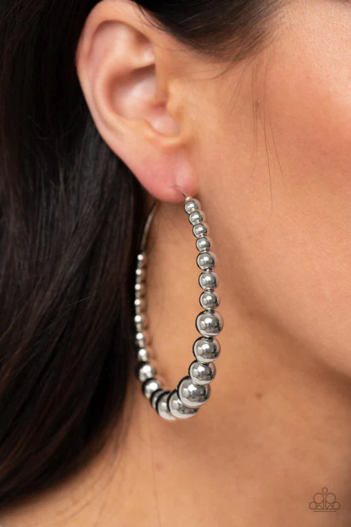 Paparazzi ♥ Show Off Your Curves - Silver ♥ Earrings
