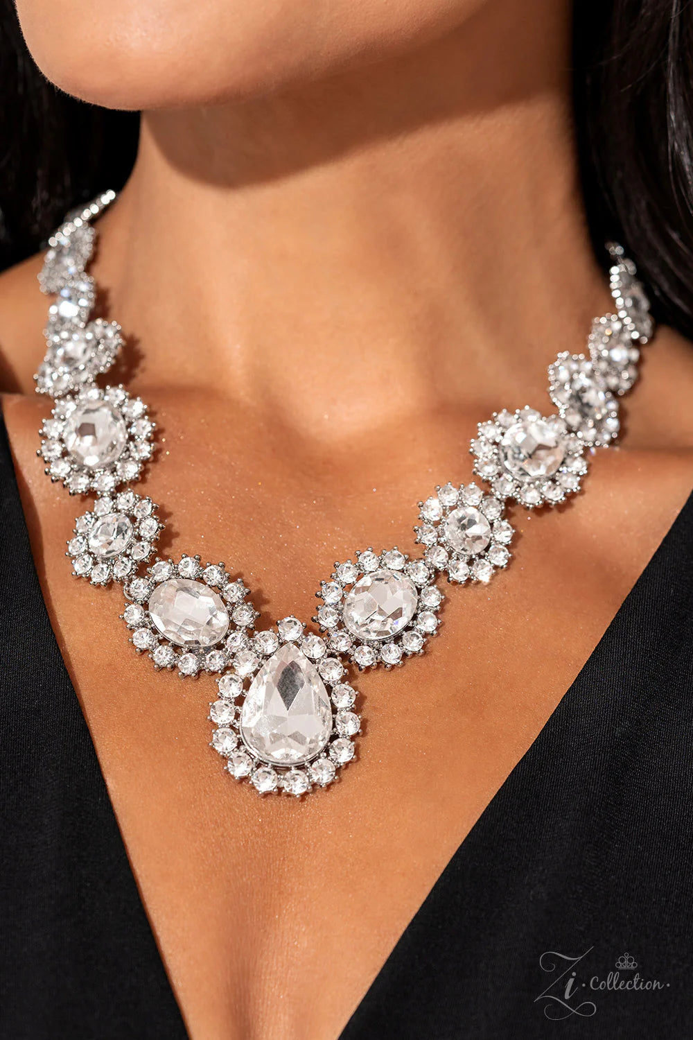 Paparazzi ♥ Everlasting - White ♥ Zi Collection Piece