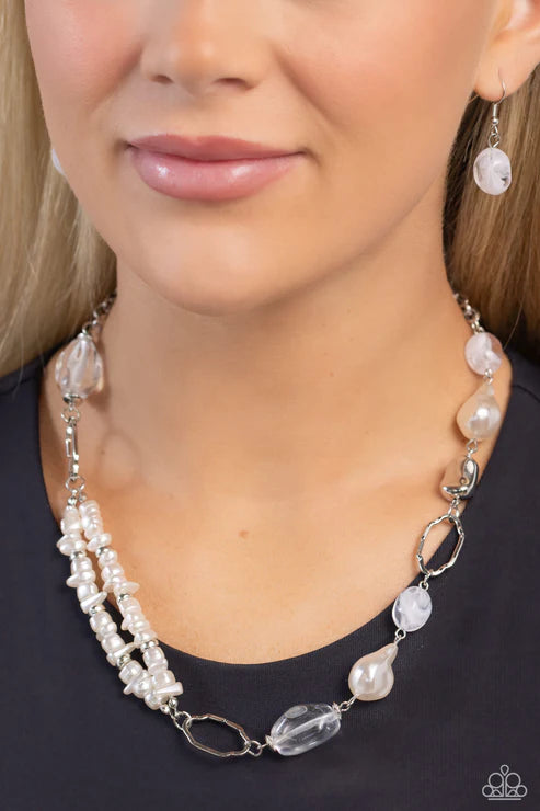 Paparazzi ♥ Easygoing Elegance - White ♥ Necklace