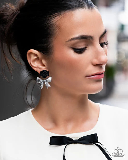 Paparazzi ♥ Rosette Rarity - Black ♥ Post Earrings