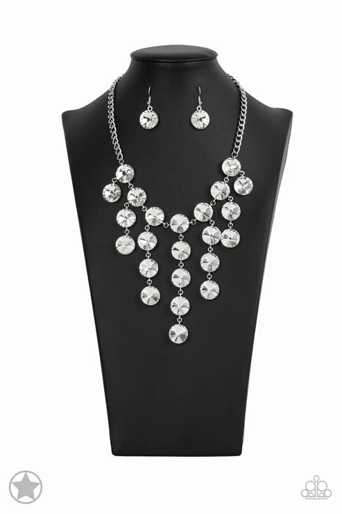 Paparazzi ♥ Spotlight Stunner - White ♥ Necklace