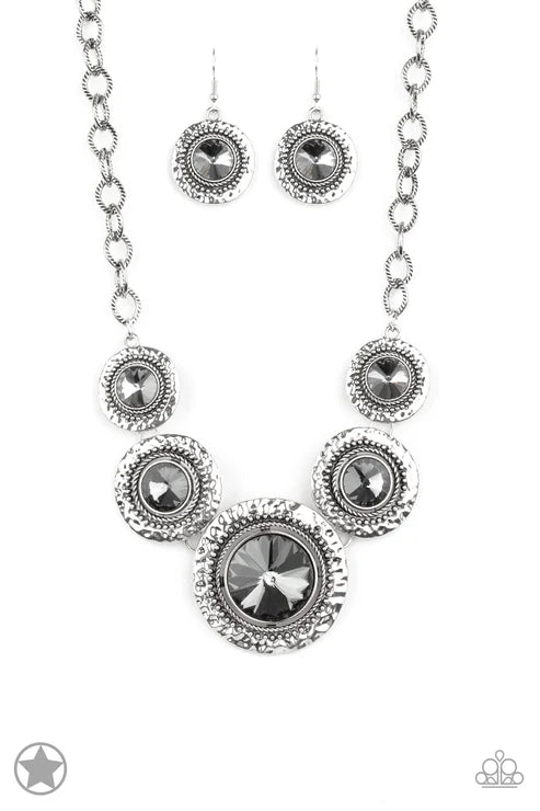 Paparazzi ♥ Global Glamour - Silver ♥ Necklace