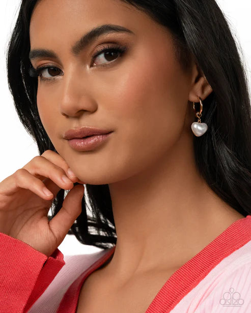 Paparazzi ♥ Carriage Chic - Gold ♥ Earrings