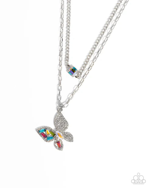 Paparazzi ♥ Hovering Headline - Necklace ♥ Necklace